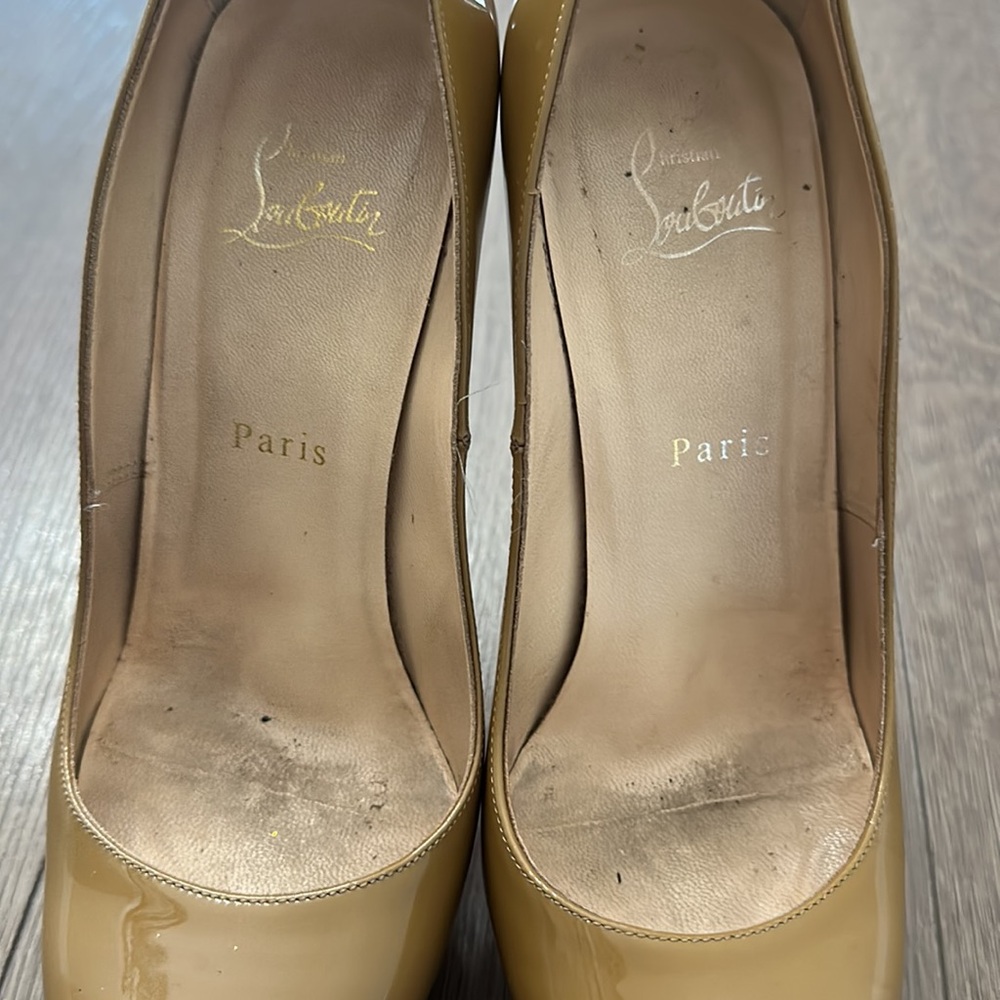 CHRISTIAN LOUBOUTIN Bianca Nude Beige Patent Platform Pumps Heels US 8.5 EU 38.5 - Picture 4 of 12